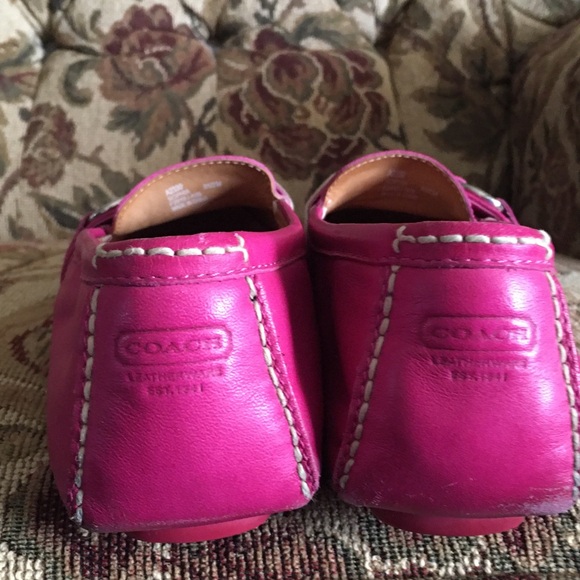 Beautiful Leather Coach Loafers in Fuschia - womens size 8.5 Medium - Picture 5 of 9